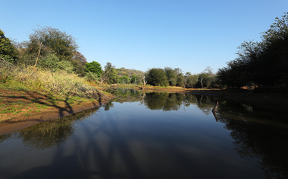 Dam lake Malilangwe