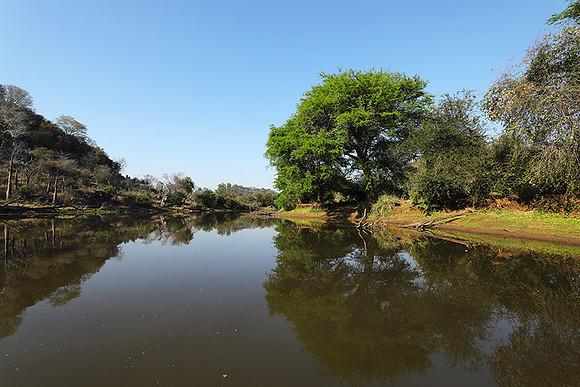 Dam lake Malilangwe
