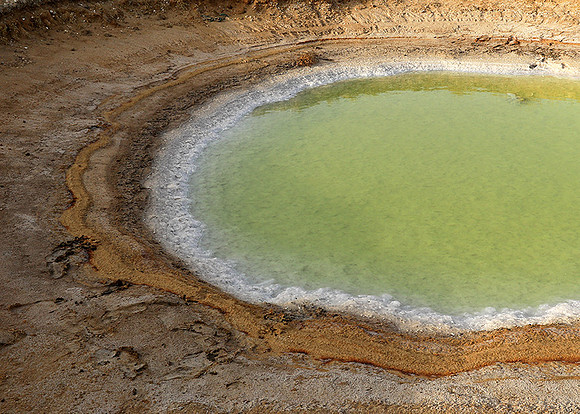 Salt well