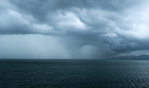 Incoming storm at Ninh Van Bay