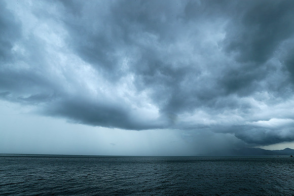 Incoming storm at Ninh Van Bay