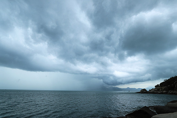 Incoming storm at Ninh Van Bay