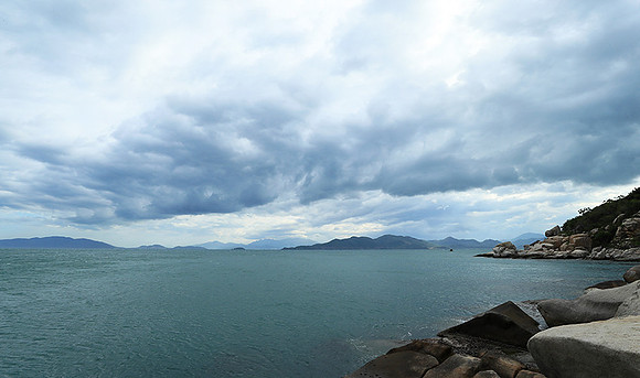 Incoming storm Ninh Van Bay