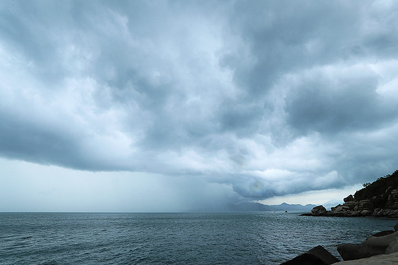 Incoming storm at Ninh Van Bay