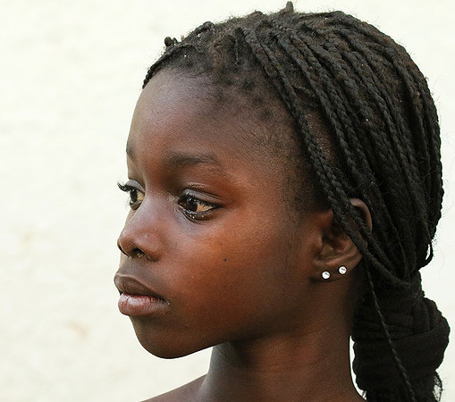 At Ndianda, village in the bush (dans un village de brousse)