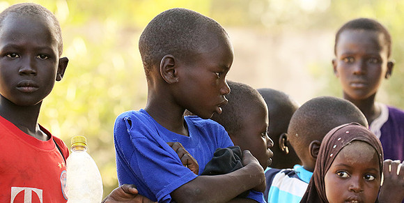 At Ndianda, village in the bush (dans un village de brousse)