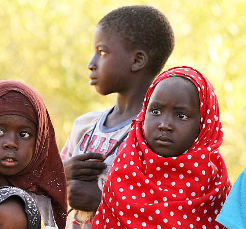 At Ndianda, village in the bush (dans un village de brousse)