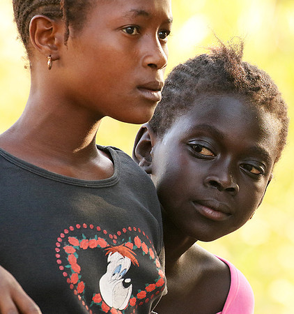 At Ndianda, village in the bush (dans un village de brousse)