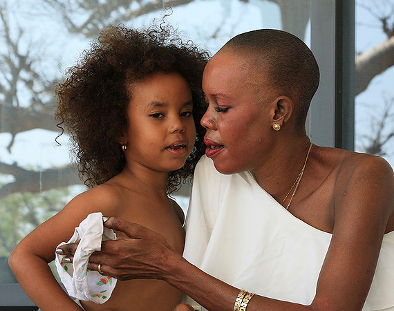 My friend Hélène with her little daughetr