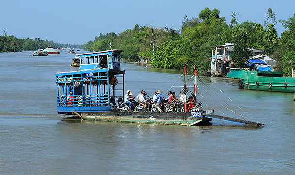 Vietnam - life on water