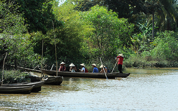 Vietnam - life on water