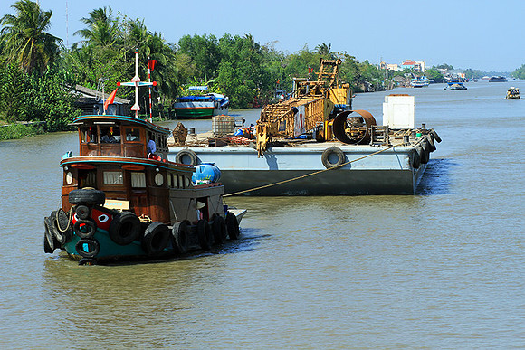 Vietnam - life on water
