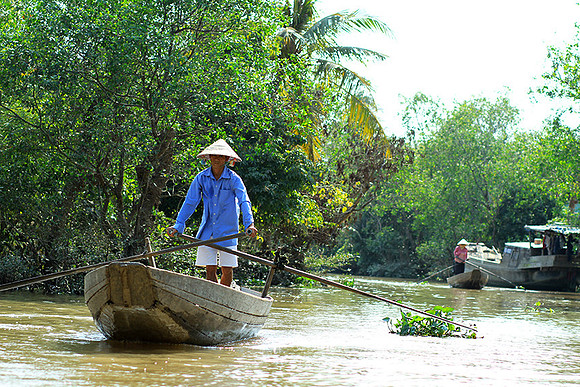Vietnam - life on water