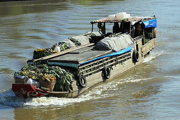 Vietnam - life on water