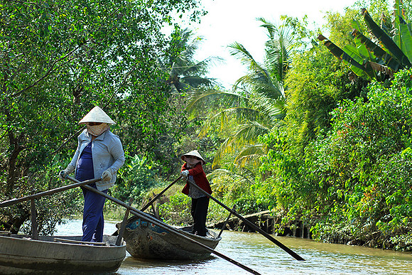 Vietnam - life on water