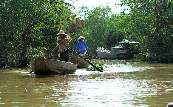 Vietnam - life on water