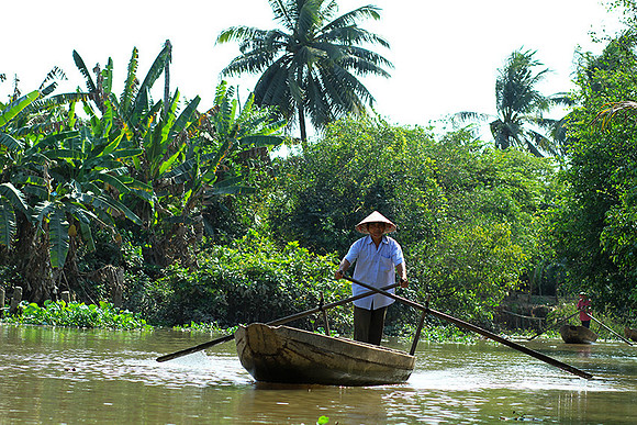 Vietnam - life on water