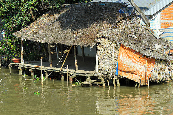 Vietnam - life on water