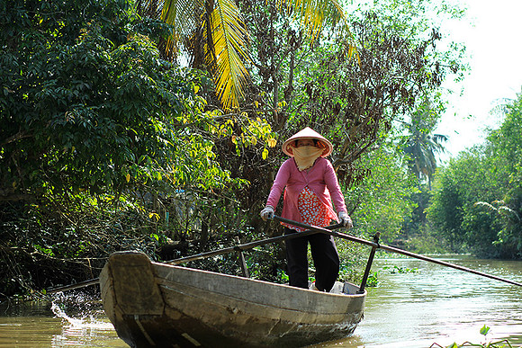 Vietnam - life on water