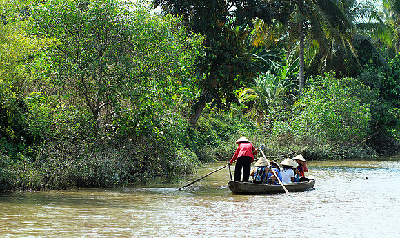 Vietnam - life on water