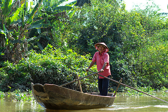Vietnam - life on water