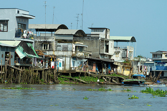 Vietnam - life on water