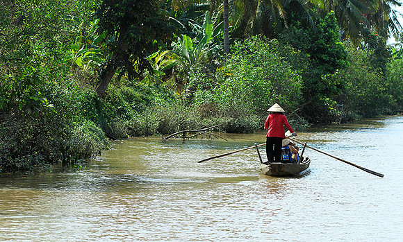 Vietnam - life on water