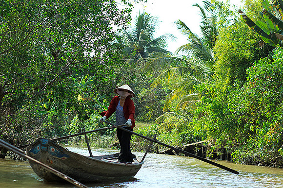 Vietnam - life on water