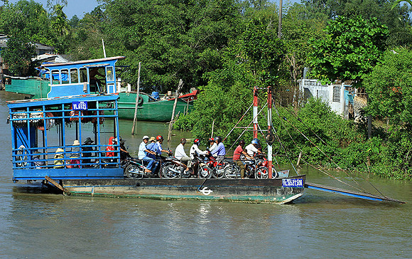 Vietnam - life on water