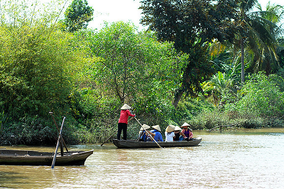 Vietnam - life on water