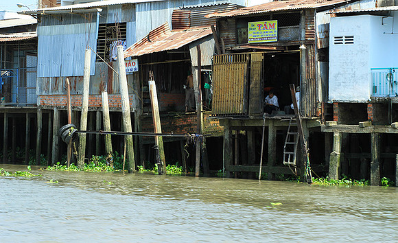 Vietnam - life on water