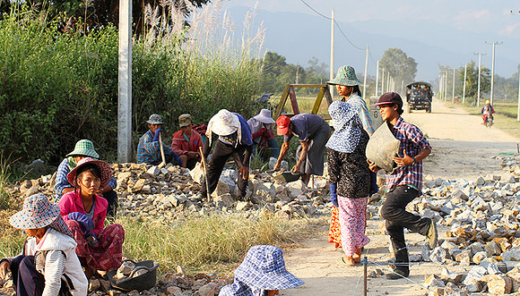 Building a road - Near Kengtung