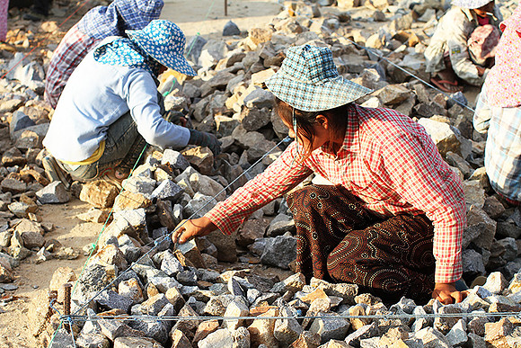 Building a road - Near Kengtung