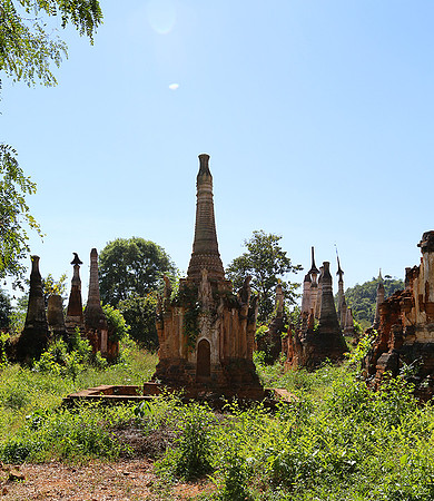 Inn Dein stupa forest - Inle lake