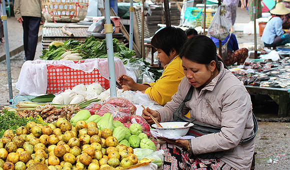 Street market - Kengtung