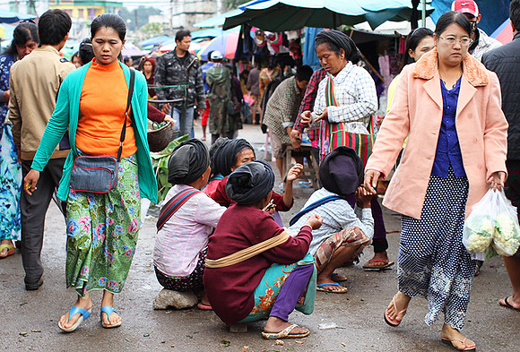 Street market - Kengtung