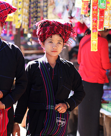 Outdoor market near laker Inle