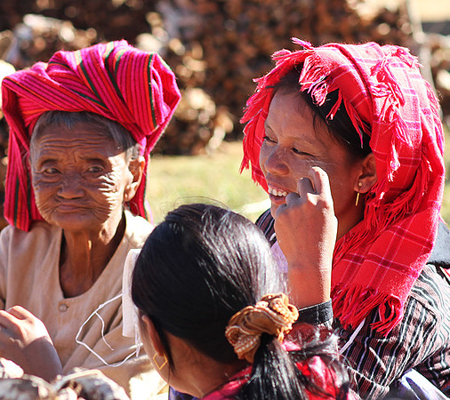 Outdoor market near laker Inle