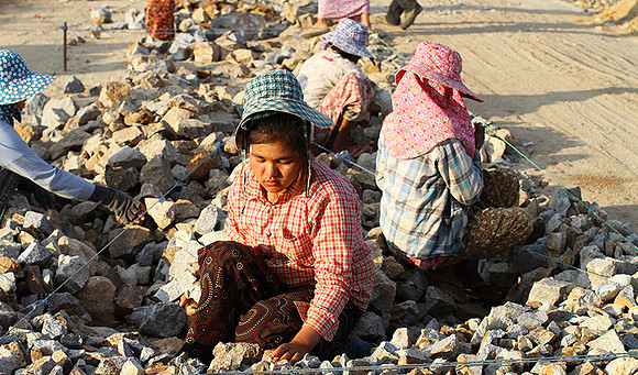 Building a road - Near Kengtung