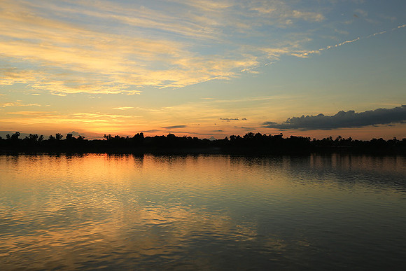 Sunrise over the Mekung river
