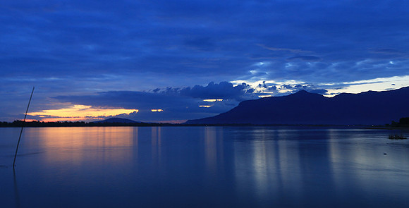Sunrise over the Mekung river
