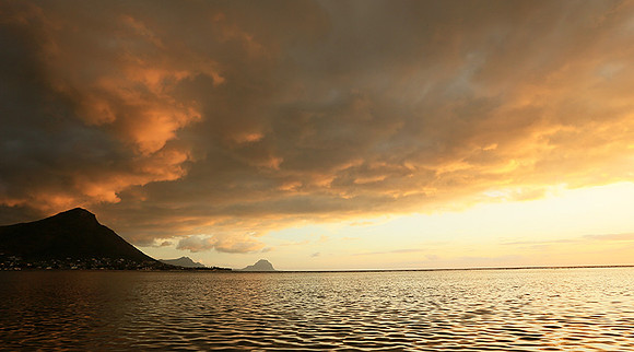Sunset at Flic-en Flac - west coast