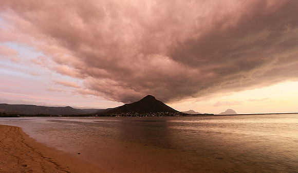 Sunset at Flic-en Flac - west coast