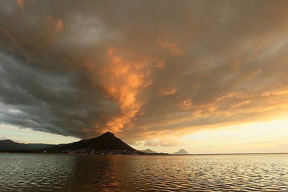 Sunset at Flic-en Flac - west coast