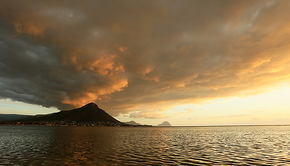 Sunset at Flic-en Flac - west coast