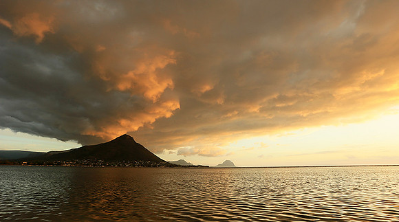 Sunset at Flic-en Flac - west coast