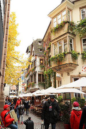 Strasbourg : near the cathedral (près de la cathédrale)