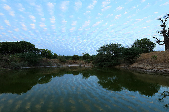 Clouds reflection