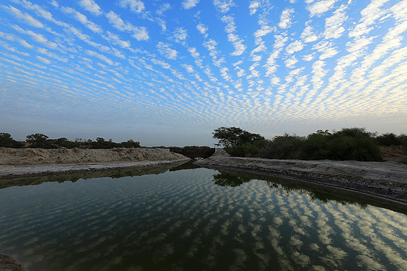 Clouds reflection