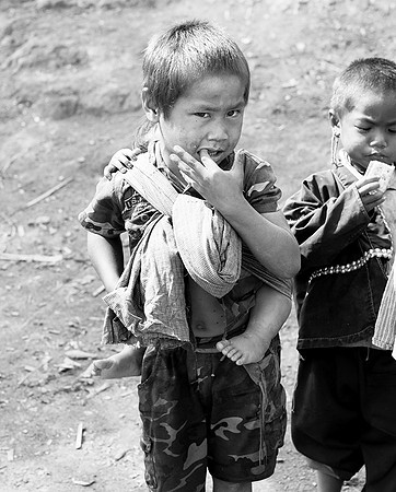 Myanmar : Shan children (near Kengtung)